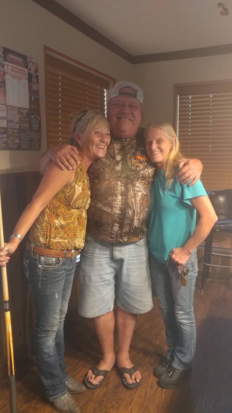 Freds Tavern | restaurant | 1341 Dolly Parton Pkwy, Sevierville, TN 37876, USA | 8654530100 OR +1 865-453-0100