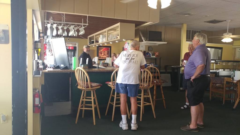 The Grille On The Green | restaurant | 100 Woodland Dr, Vero Beach, FL 32962, USA | 7722265749 OR +1 772-226-5749