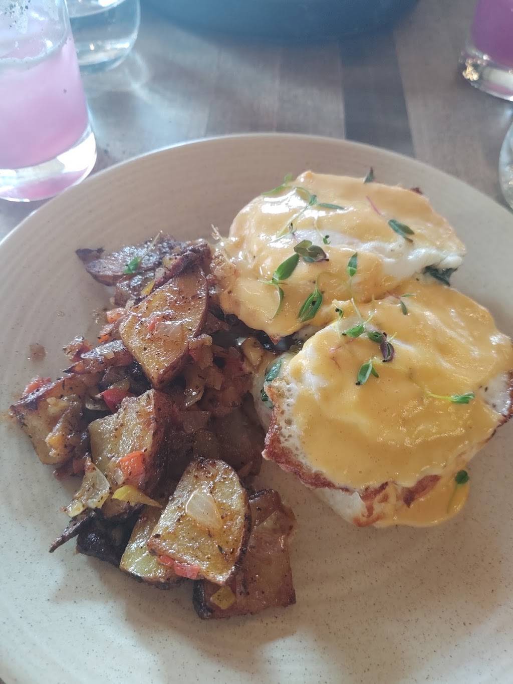 Seneca Restaurant | restaurant | 17 Division St, Saratoga Springs, NY 12866, USA | 5184302045 OR +1 518-430-2045