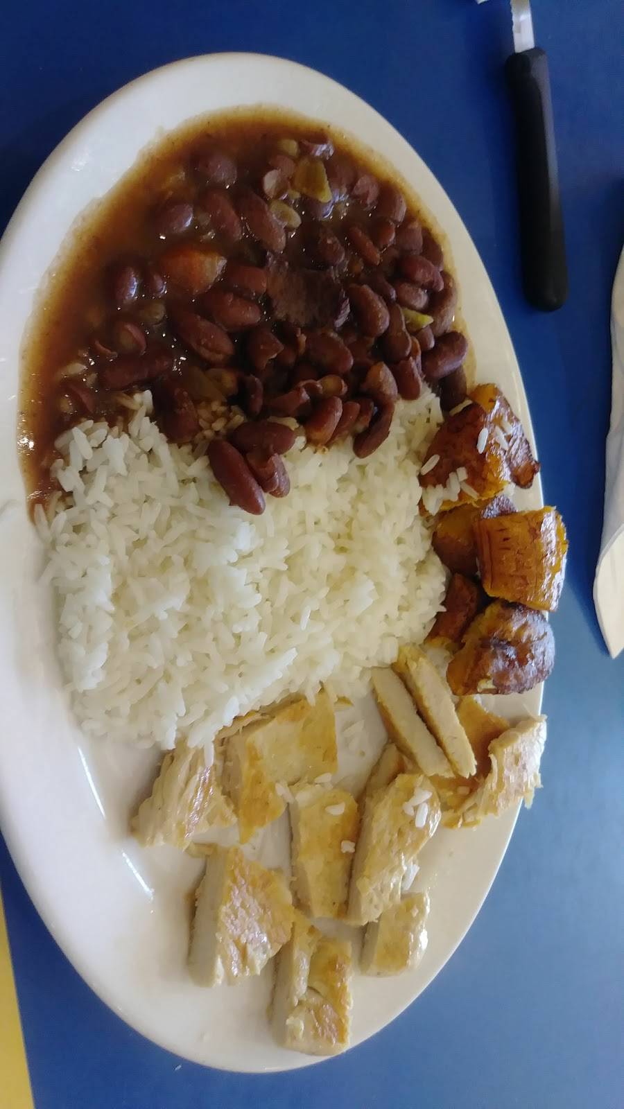 Monos Colombian Restaurant | restaurant | 7330 Southwest Fwy, Houston, TX 77074, USA | 7137731996 OR +1 713-773-1996