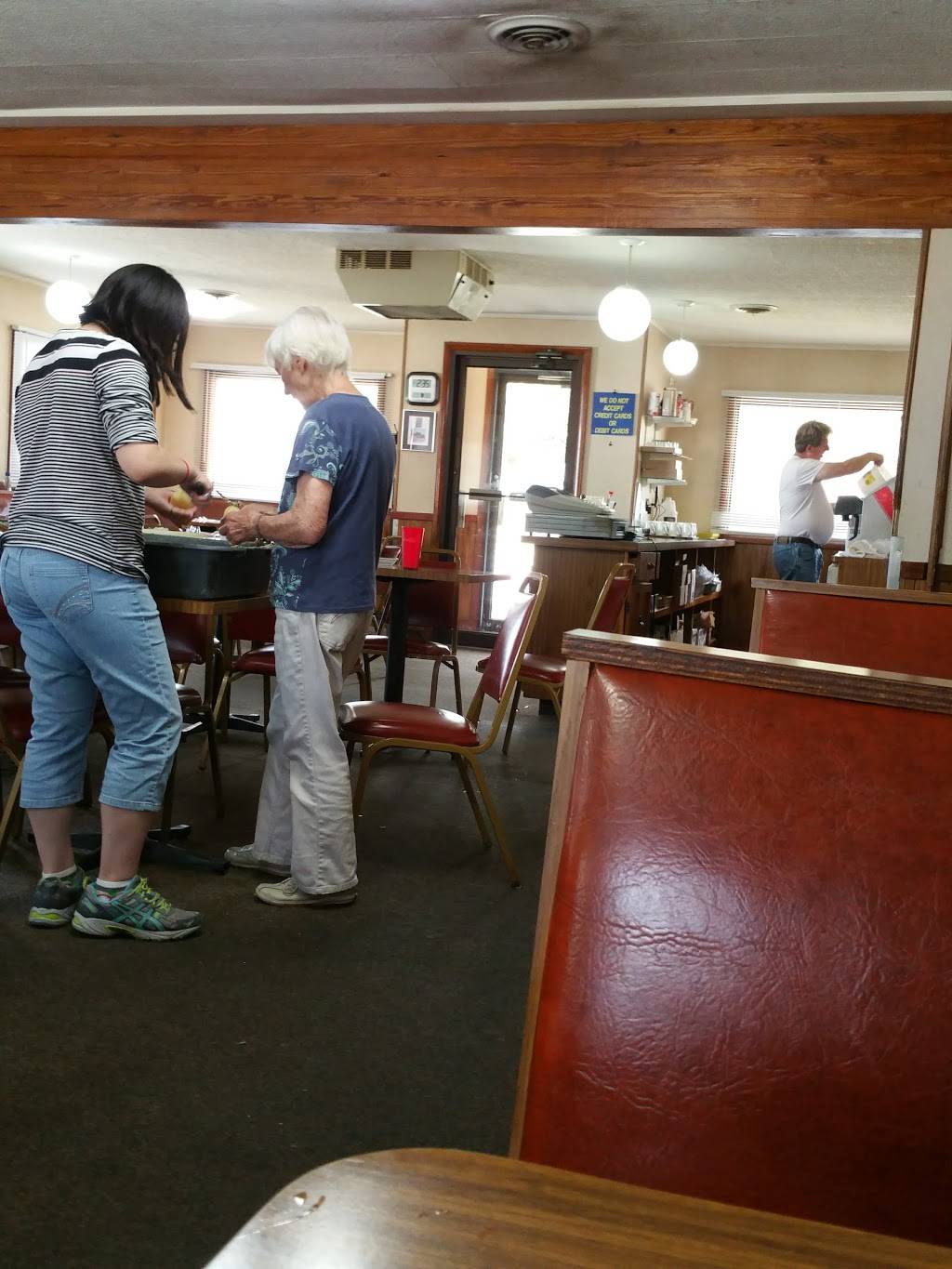 Ted & Maries Colonial Inn | restaurant | 6416 Stadium Dr, Oshtemo, MI 49077, USA | 2693751057 OR +1 269-375-1057