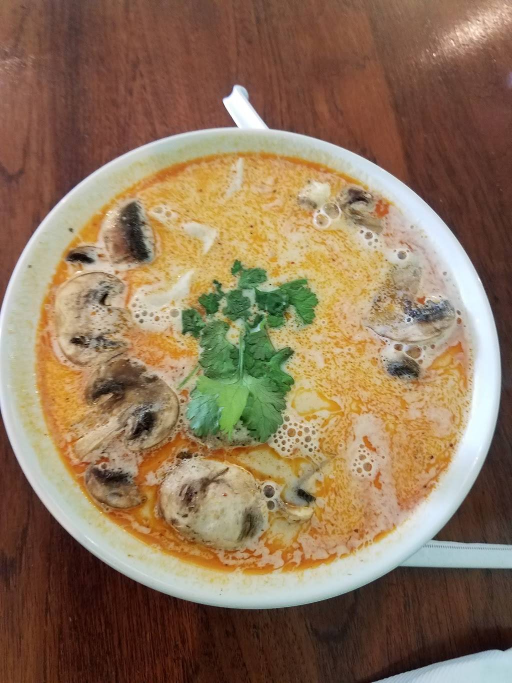 Charn Thai Restaurant | restaurant | 65 E Daily Dr, Camarillo, CA 93010, USA | 8053881138 OR +1 805-388-1138