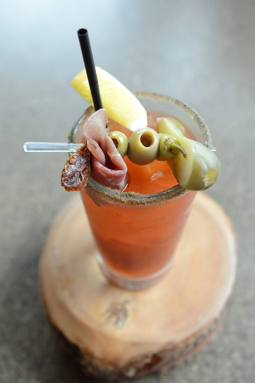 Tavolo Restaurant | restaurant | 1515 Rebecca St, Oakville, ON L6L 5G8, Canada | 9058272221 OR +1 905-827-2221