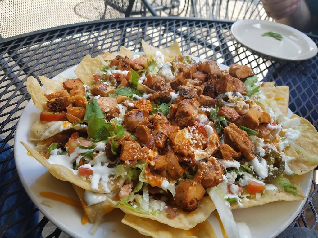 Cleos Bar And Grill | restaurant | 1935 W Chicago Ave, Chicago, IL 60622, USA | 3122435600 OR +1 312-243-5600