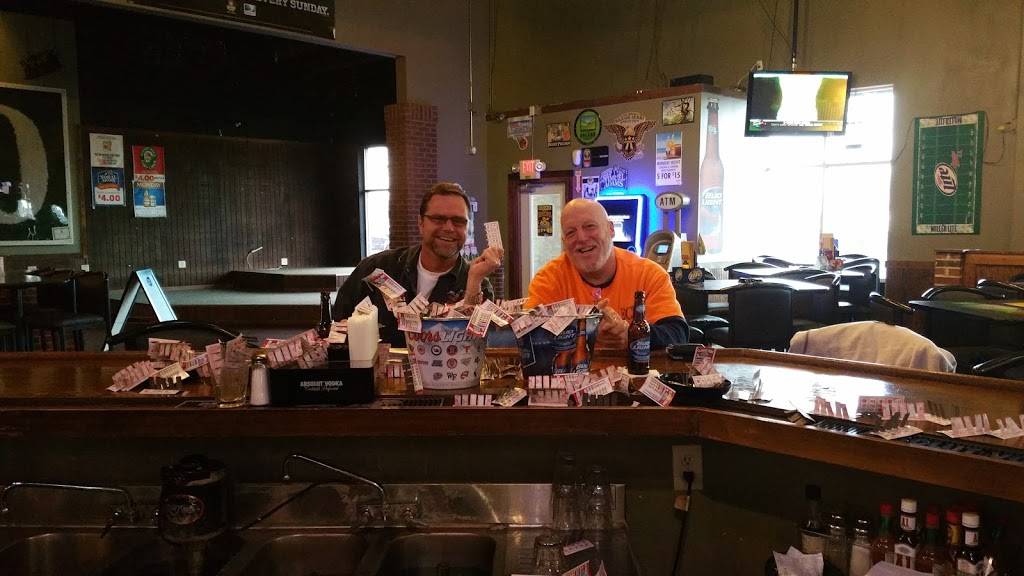 Sidelines Sports Pub | restaurant | 9283 E US Hwy 36, Avon, IN 46123, USA | 3172730199 OR +1 317-273-0199