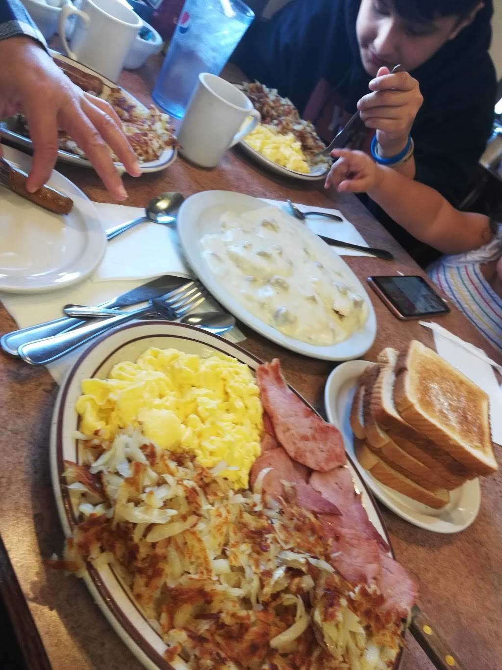 Iron Horse Grill | restaurant | 499 Railroad Ave, Round Lake, IL 60073, USA | 8477409336 OR +1 847-740-9336