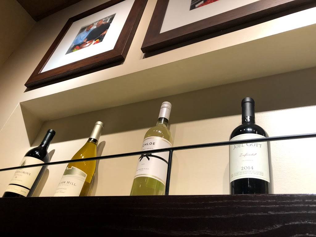 Carrabbas Italian Grill | restaurant | 5690 S Westnedge Ave, Portage, MI 49002, USA | 2693810607 OR +1 269-381-0607