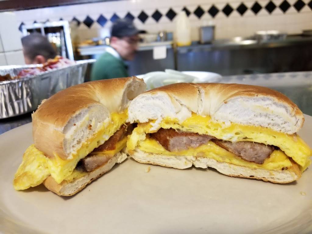 Montclair Family Restaurant | restaurant | 17001 Dumfries Rd, Montclair, VA 22025, USA | 7032214097 OR +1 703-221-4097