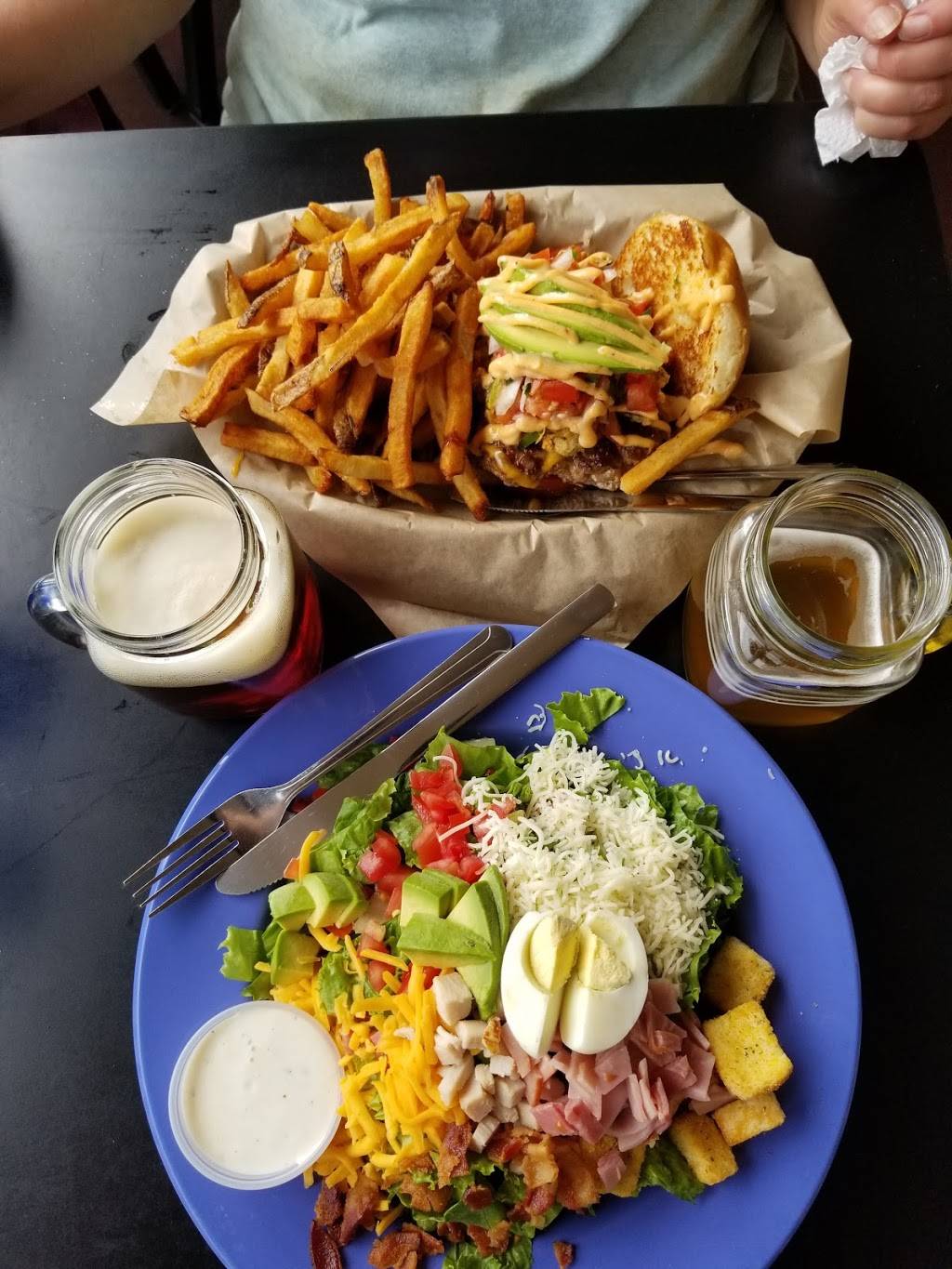Border Burger Bar | restaurant | 934 Manitou Ave, Manitou Springs, CO 80829, USA | 7196853287 OR +1 719-685-3287