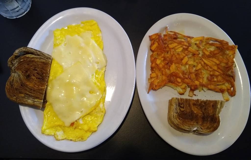 Sylvias Restaurant | restaurant | 3419 Avenue of the Cities, Moline, IL 61265, USA | 3095243032 OR +1 309-524-3032