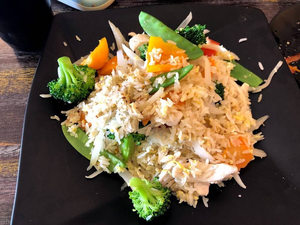 Thai Tanic | restaurant | 13-35 Harvard Rd, Guelph, ON N1G 3A2, Canada | 5197670719 OR +1 519-767-0719