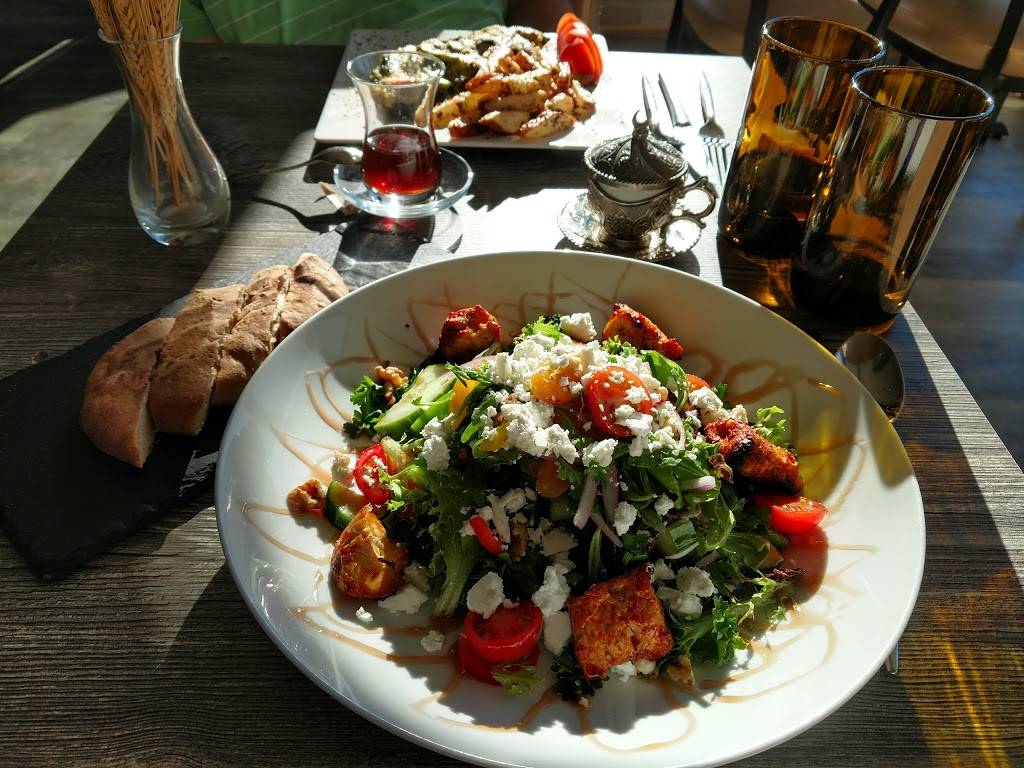 The Gundis Kurdish Kitchen | restaurant | 2909 N Clark St, Chicago, IL 60657, USA | 7739048120 OR +1 773-904-8120