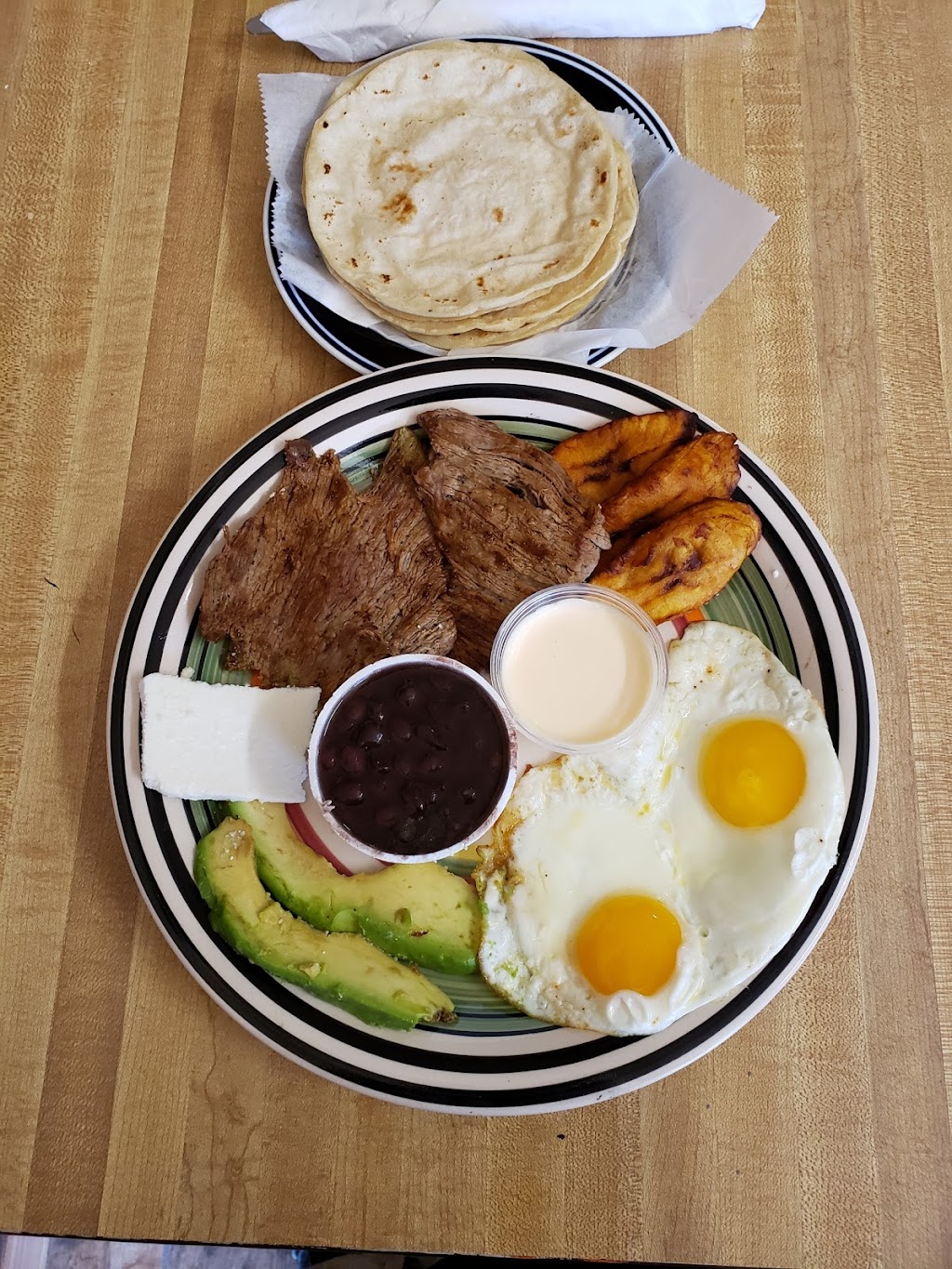 Lees Breakfast | restaurant | 2413 Federal St, Camden, NJ 08105, USA | 8562035402 OR +1 856-203-5402