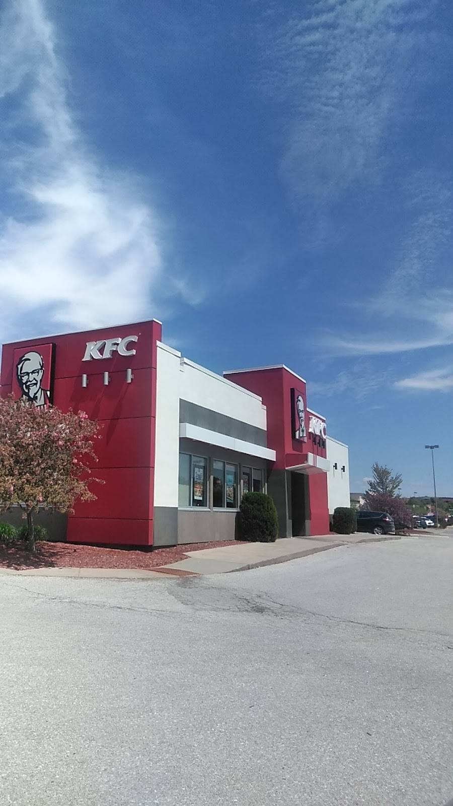 KFC | restaurant | 2555 S 175th St, Omaha, NE 68130, USA | 4029335211 OR +1 402-933-5211