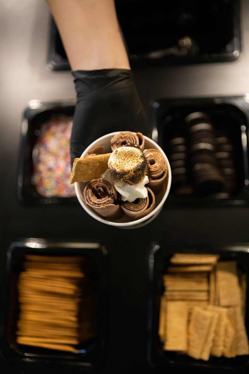 La Bûche Glacée | restaurant | 5401 Boulevard des Galeries, Québec, QC G2K 1N4, Canada | 4186233037 OR +1 418-623-3037