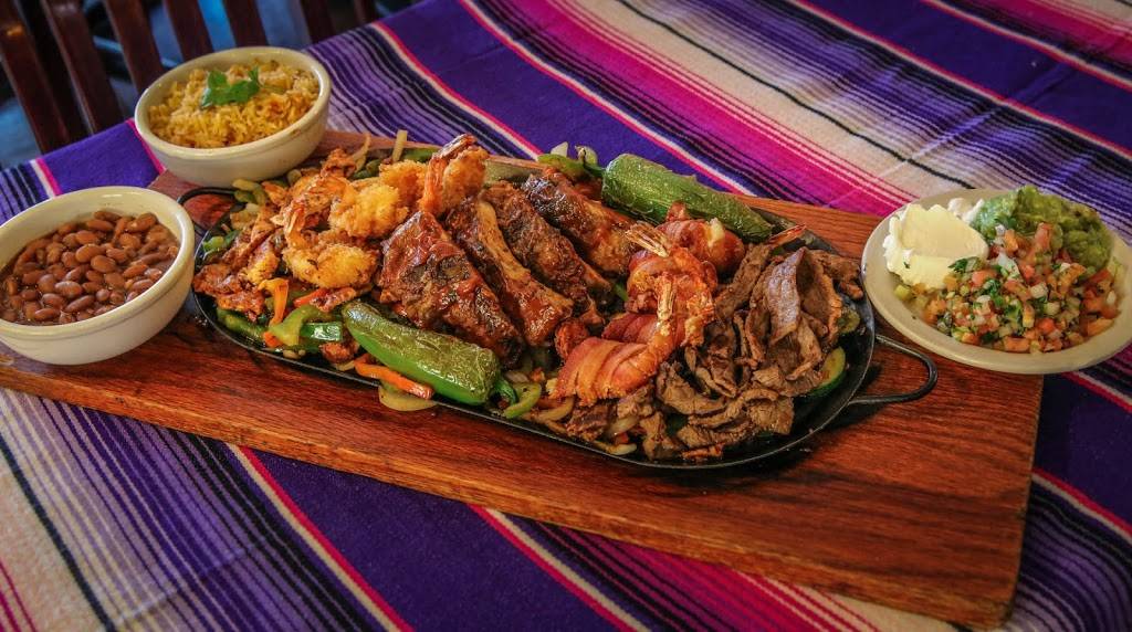 El Charro | restaurant | 942 N Golden State Blvd, Turlock, CA 95380, USA | 2096682650 OR +1 209-668-2650