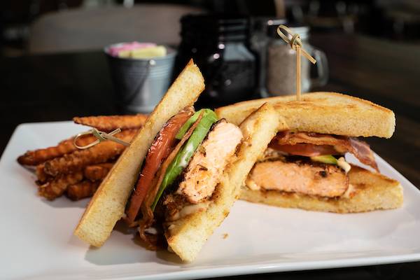 Bridge & Barrel | restaurant | 700 W Riverside Dr #300, Jeffersonville, IN 47130, USA | 8122067170 OR +1 812-206-7170