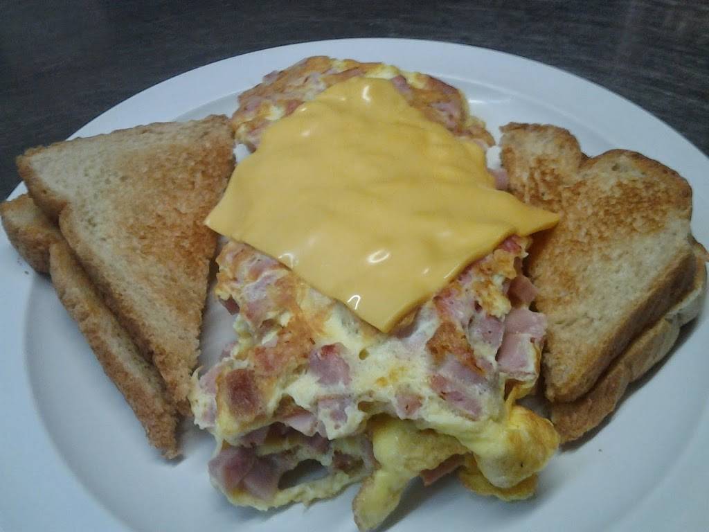 Mandys Family Restaurant | restaurant | 117 N Main St, Grayville, IL 62844, USA | 6183752021 OR +1 618-375-2021