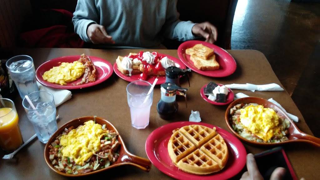 Round the Clock Lansing | restaurant | 17601 Torrence Ave, Lansing, IL 60438, USA | 7084187244 OR +1 708-418-7244