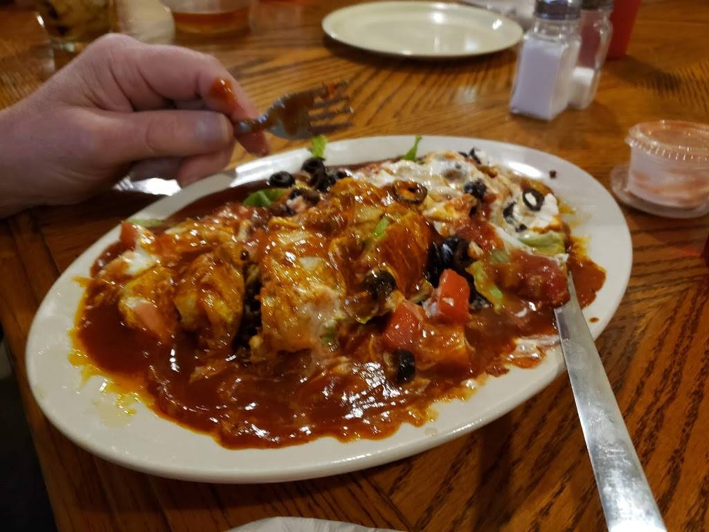 Maple Leaf Inn | restaurant | 188 S Main St, Vermontville, MI 49096, USA | 5177260098 OR +1 517-726-0098