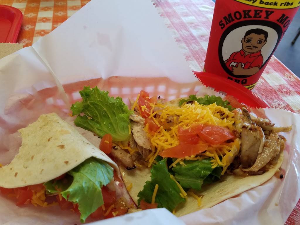 Smokey Mos | restaurant | Conroe Marketplace, 2960 Interstate 45 N, Conroe, TX 77303, USA | 9364412323 OR +1 936-441-2323