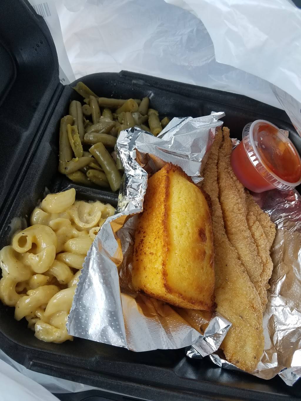 Southern Hands | restaurant | 3624 Austin Peay Hwy, Memphis, TN 38128, USA | 9012072514 OR +1 901-207-2514