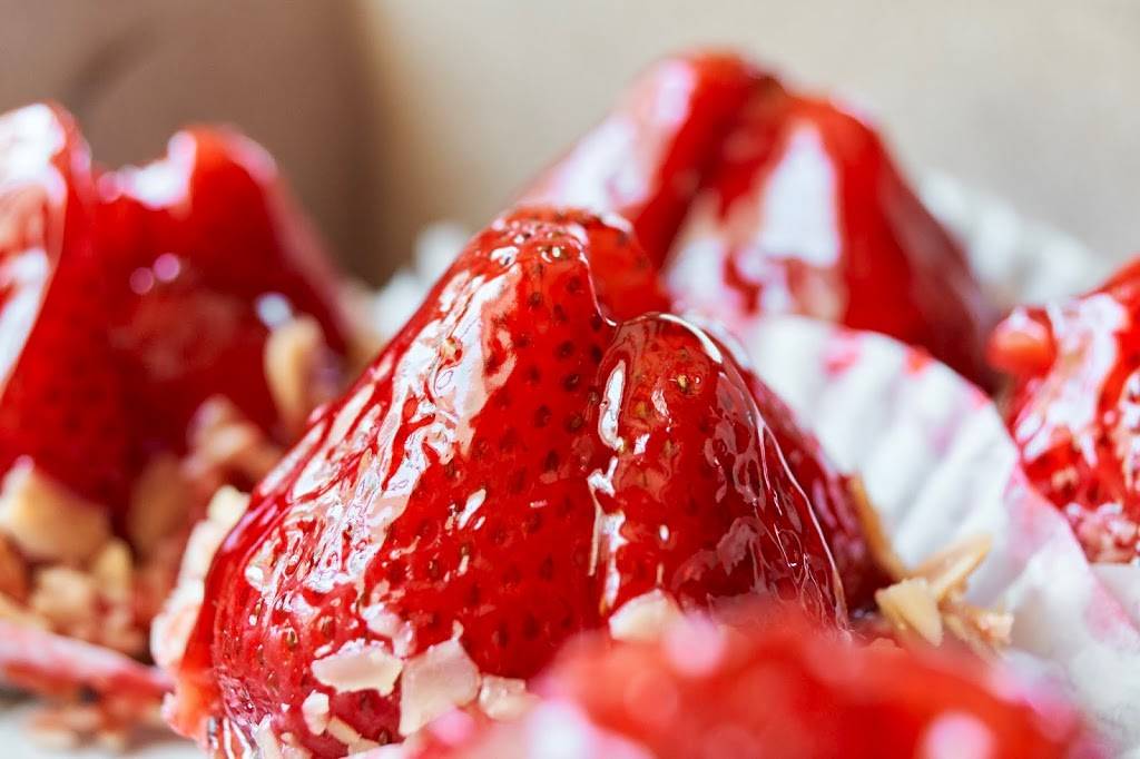 Offshore Bakery | bakery | 233 High St, Southampton, ON N0H 2L0, Canada | 5197975789 OR +1 519-797-5789