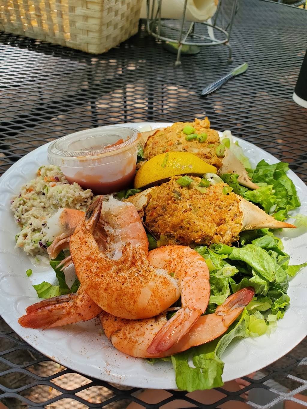 Lucy Bells | restaurant | 111 Benjies Point Rd, Daufuskie Island, SC 29915, USA | 8433416477 OR +1 843-341-6477