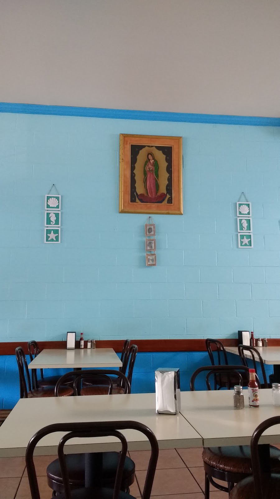 Villa Del Mar | restaurant | 111 S State St, Ukiah, CA 95482, USA | 7074624954 OR +1 707-462-4954