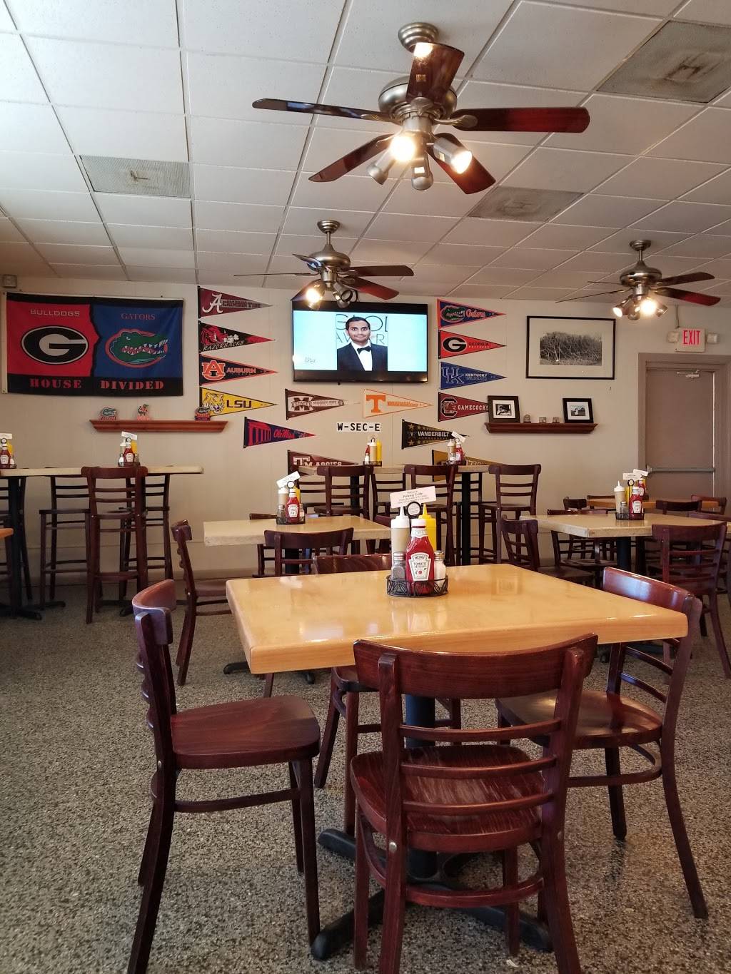 Parkway Grille | restaurant | 5517 S Fletcher Ave, Fernandina Beach, FL 32034, USA | 9042776614 OR +1 904-277-6614