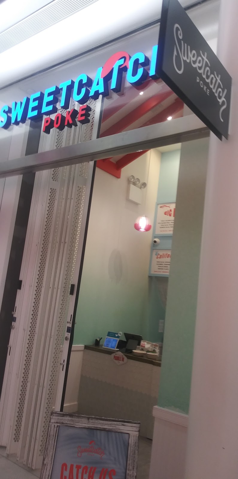 Sweetcatch Poke | restaurant | 185 Greenwich St tower 4, New York, NY 10007, USA | 2126196060 OR +1 212-619-6060