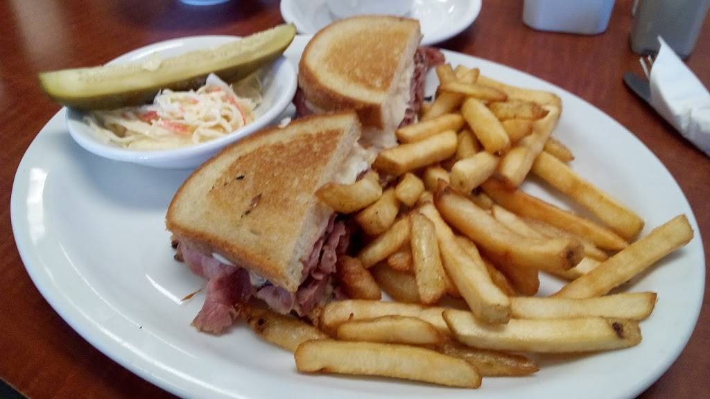 Johnny Pastramis Breakfast & Lunch | restaurant | 569 Lake St, St. Catharines, ON L2N 4J1, Canada | 9059881111 OR +1 905-988-1111