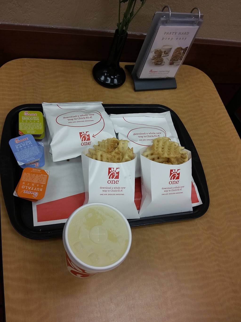 Chick-fil-A | restaurant | 4500 16th St, Moline, IL 61265, USA | 3097972271 OR +1 309-797-2271