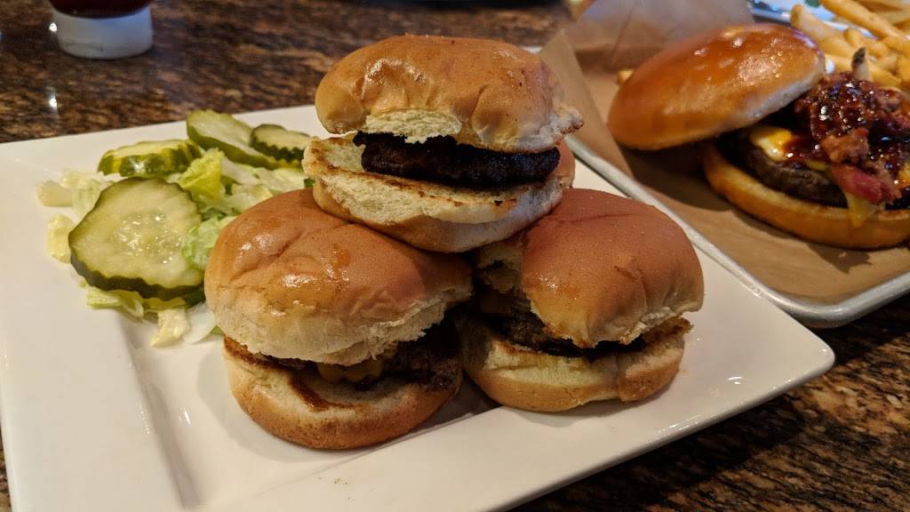 BJs Restaurant & Brewhouse | restaurant | 22410, US Highway, 281 North Dr, San Antonio, TX 78259, USA | 2104976070 OR +1 210-497-6070