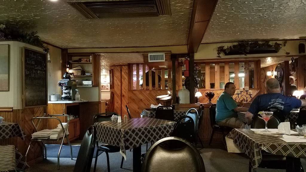 Silver Lake Country Inn | restaurant | 5602 Peters Dr, West Bend, WI 53095, USA | 2623387975 OR +1 262-338-7975