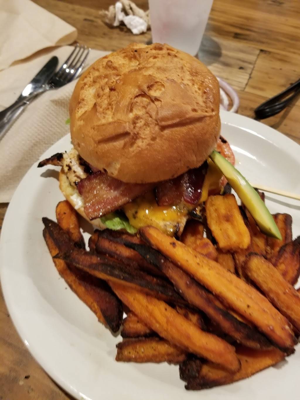 Jumpin Jax House of Food | restaurant | 10131 San Jose Blvd #12, Jacksonville, FL 32257, USA | 9046831341 OR +1 904-683-1341