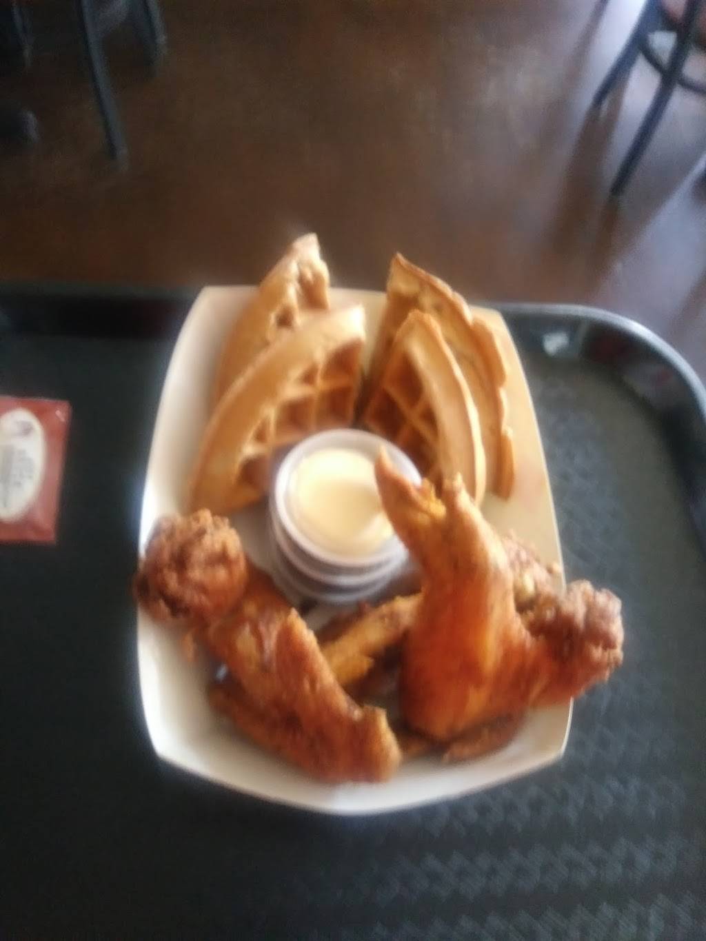 Rios Chicken & Fish | restaurant | 2349 Lakeland Dr, Dallas, TX 75228, USA | 4699178780 OR +1 469-917-8780