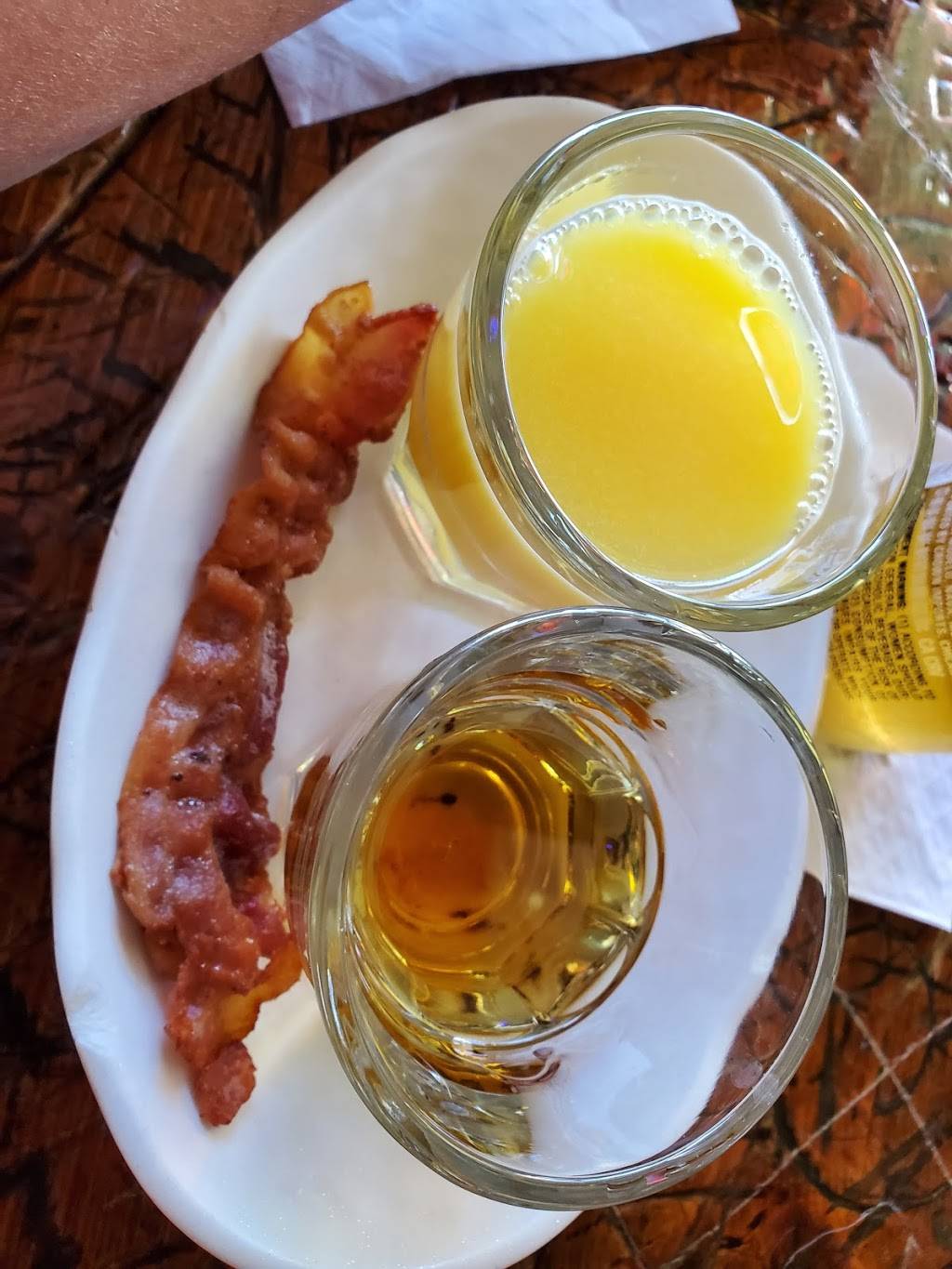 Kennedys Irish Pub | restaurant | 1055 W Huron St, Waterford Twp, MI 48328, USA | 2486811050 OR +1 248-681-1050