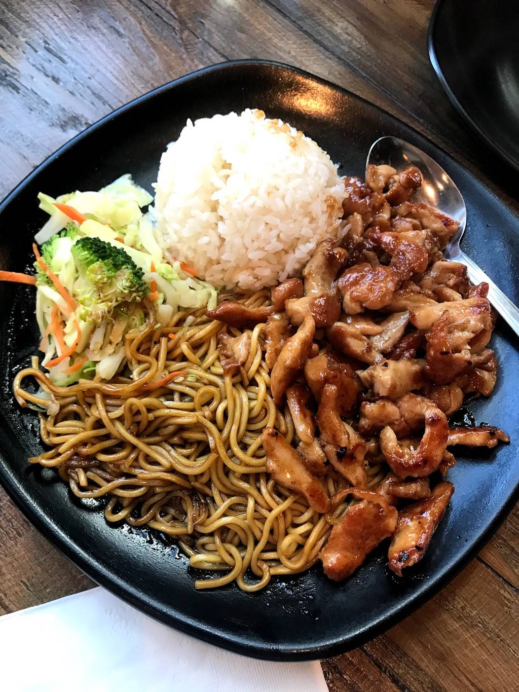 Jins Kitchen | restaurant | 31333 Temecula Pkwy #120, Temecula, CA 92592, USA | 9514043079 OR +1 951-404-3079