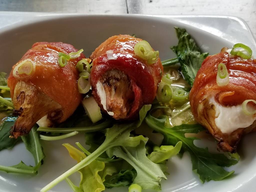 Cammaranos Neighborhood Grill | restaurant | 575 Country Club Dr, Simi Valley, CA 93065, USA | 8055814745 OR +1 805-581-4745