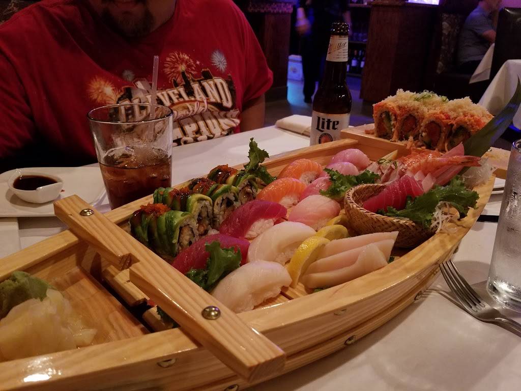 Blue Ginger Asian Bistro | restaurant | 1061 W Pleasant Valley Rd, Parma, OH 44134, USA | 4408428880 OR +1 440-842-8880