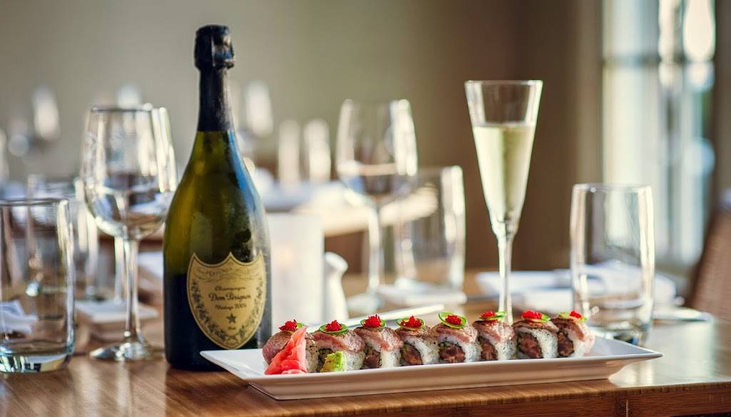 Bluefins Sushi & Sake Bar | restaurant | 513 Main St, Chatham, MA 02633, USA | 5083481573 OR +1 508-348-1573