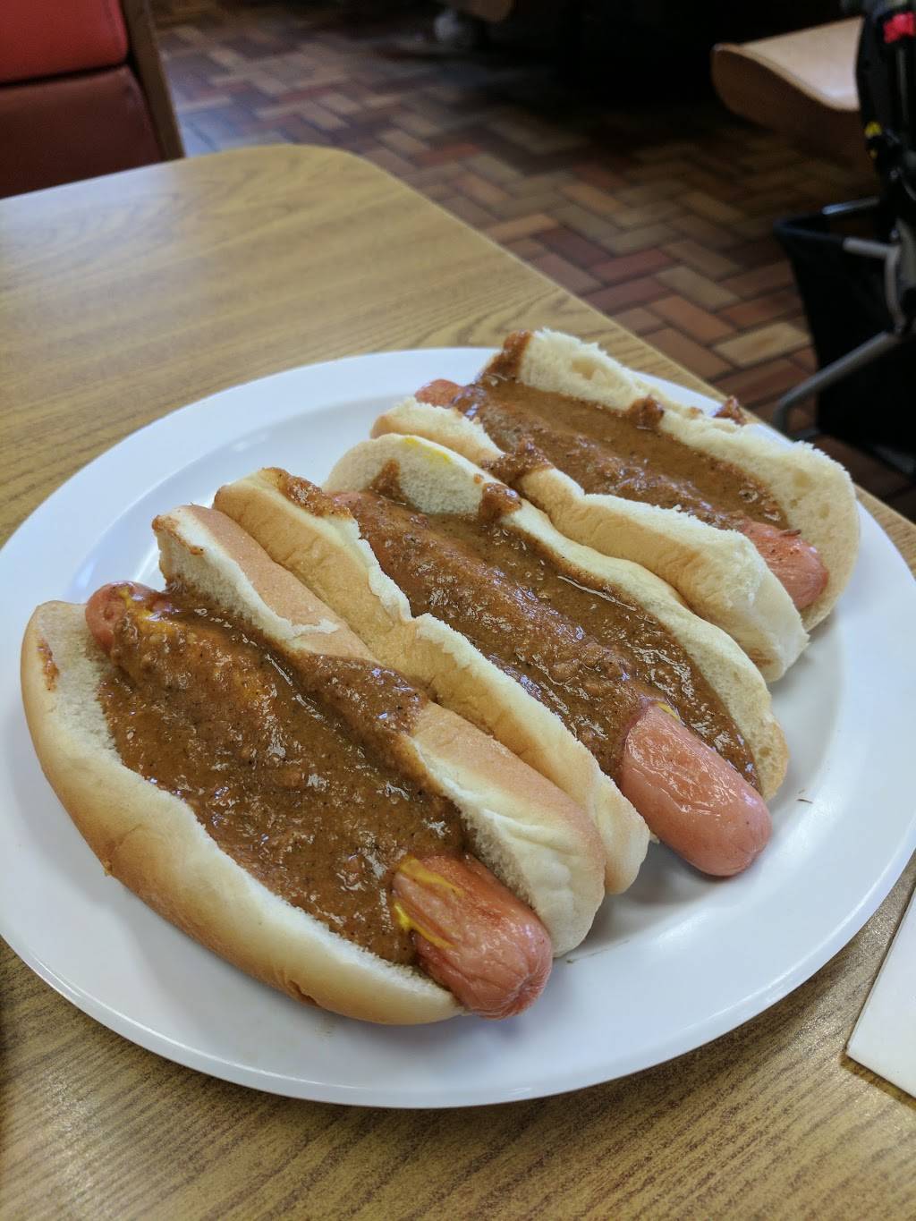 Louies Texas Red Hots | restaurant | 4890 Transit Rd, Depew, NY 14043, USA | 7166683796 OR +1 716-668-3796