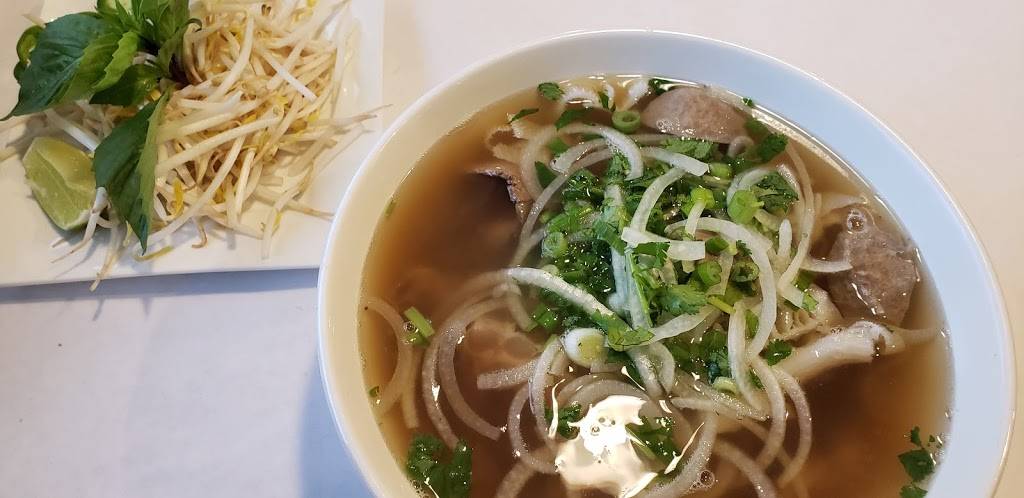 Pho Tam | restaurant | 6959 Dempster Street, Niles, IL 60714, USA | 2244705140 OR +1 224-470-5140