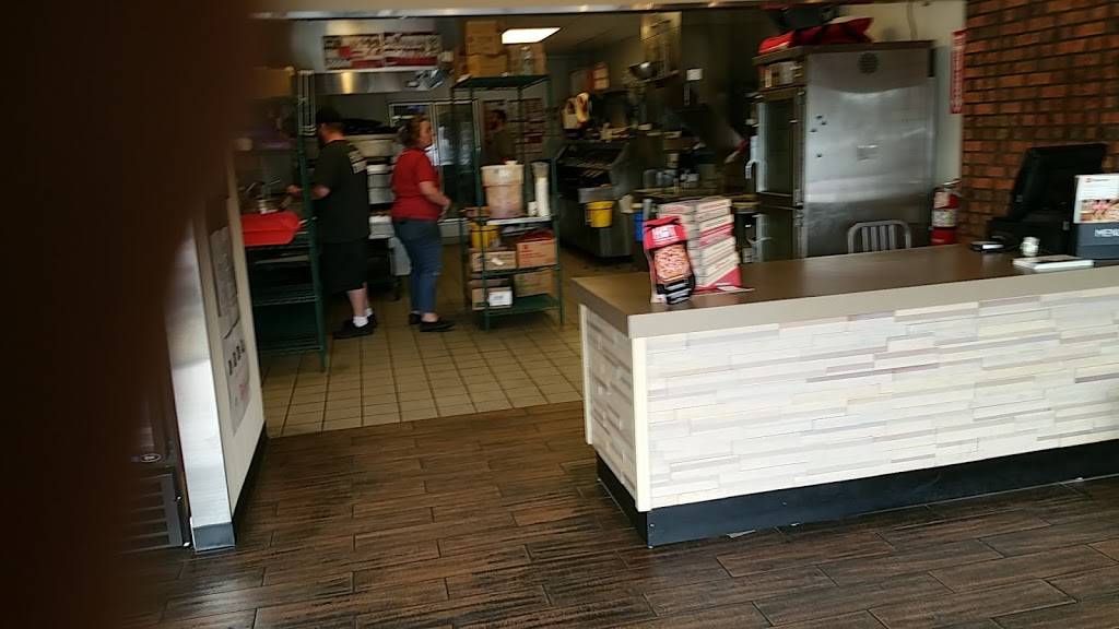 Pizza Hut | restaurant | 8887 High Pointe Dr Space B, Newburgh, IN 47630, USA | 8128589000 OR +1 812-858-9000