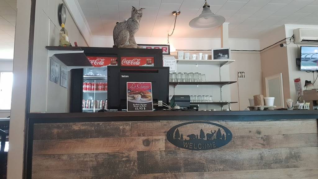 Restaurant Le Classic | restaurant | 2 QC-117, Montcerf-Lytton, QC J0W 1N0, Canada | 8194385557 OR +1 819-438-5557