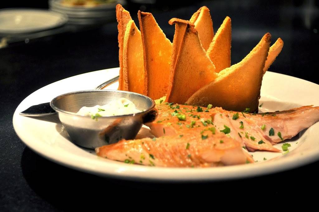 Houstons | restaurant | 5000 Poplar Ave, Memphis, TN 38117, USA | 9016830915 OR +1 901-683-0915