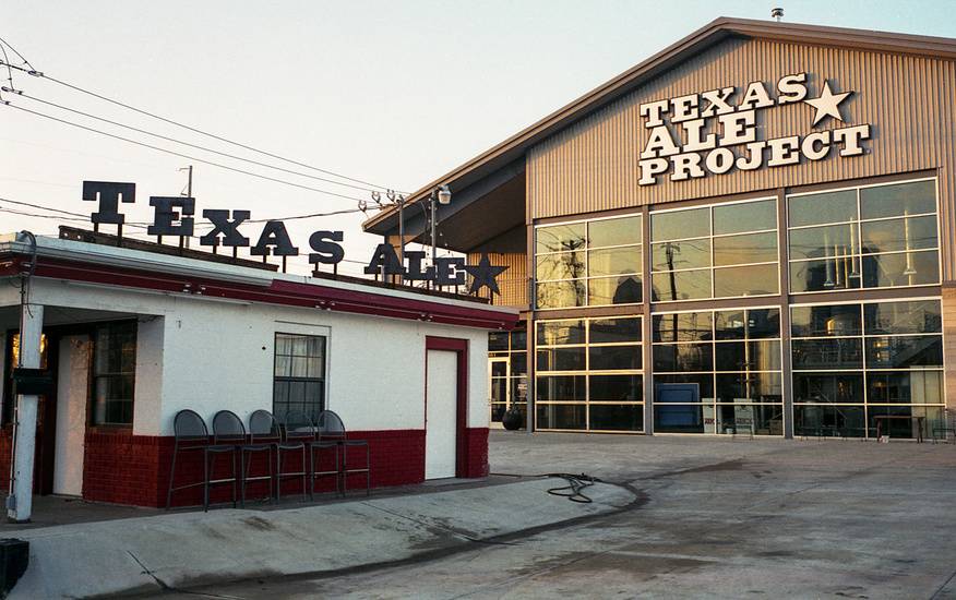 Texas Ale Project | restaurant | 1001 N Riverfront Blvd, Dallas, TX 75207, USA | 2149650606 OR +1 214-965-0606