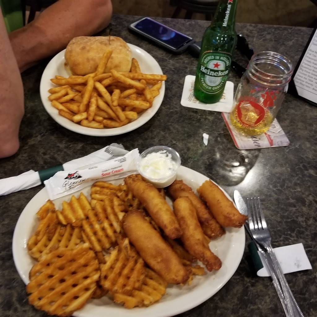 Stone Toad Bar & Grill | restaurant | 1109 Oneida St, Menasha, WI 54952, USA | 9208823900 OR +1 920-882-3900