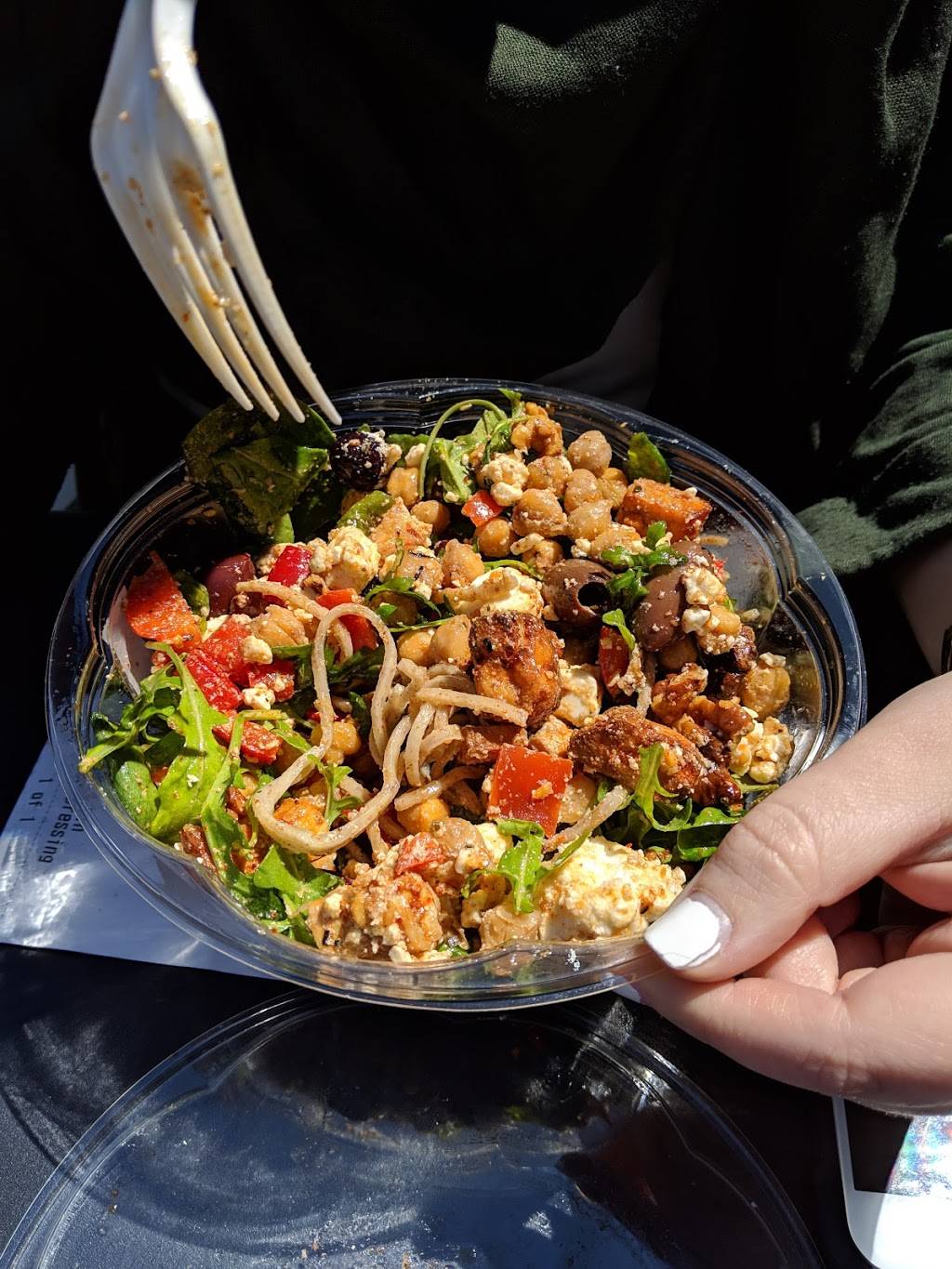 honeygrow | restaurant | 3190 Fashion Center Blvd, Newark, DE 19702, USA | 3023278124 OR +1 302-327-8124